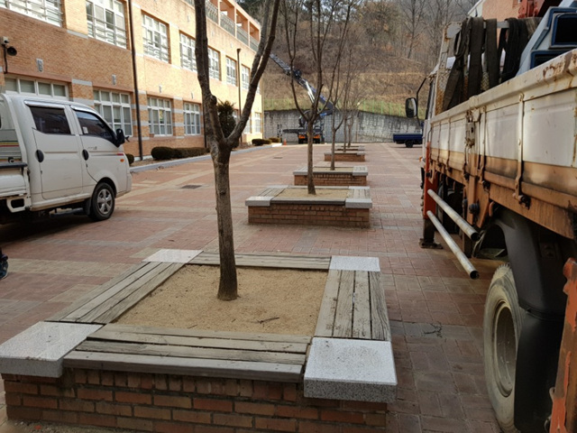 문장초등학교 벤치보수공사 (공사전 ,공사중)