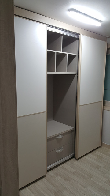 슬라이딩 붙박이장